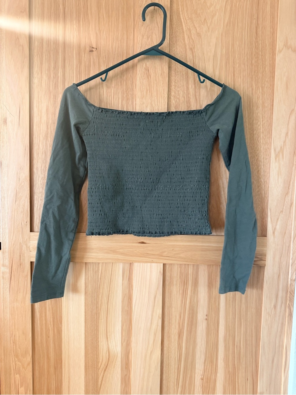 Hollister Olive Smocked Square-Neck Long Sleeve Top - Picture 6 of 6